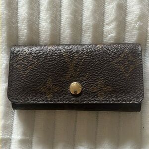 Louis Vuitton 4 Key Holder